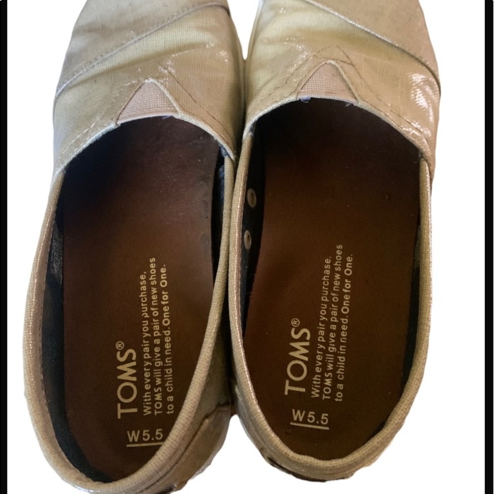 Toms